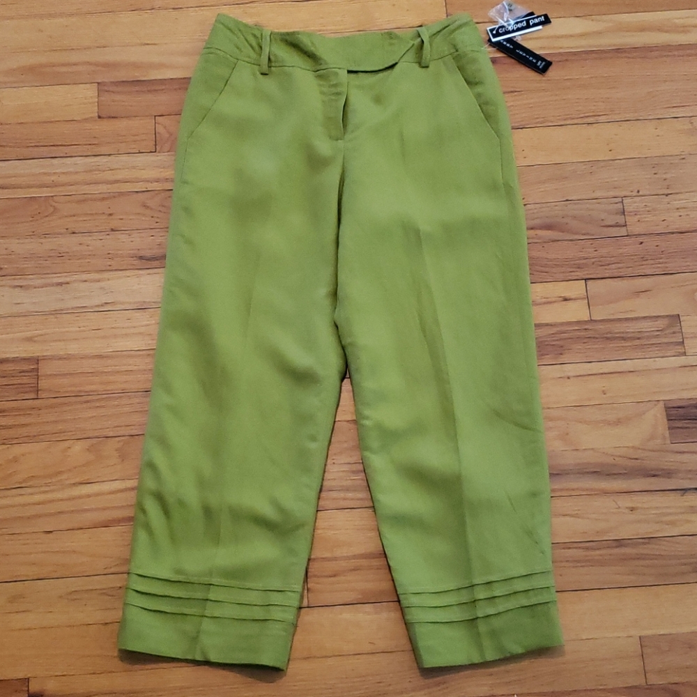 Green linen cropped pants